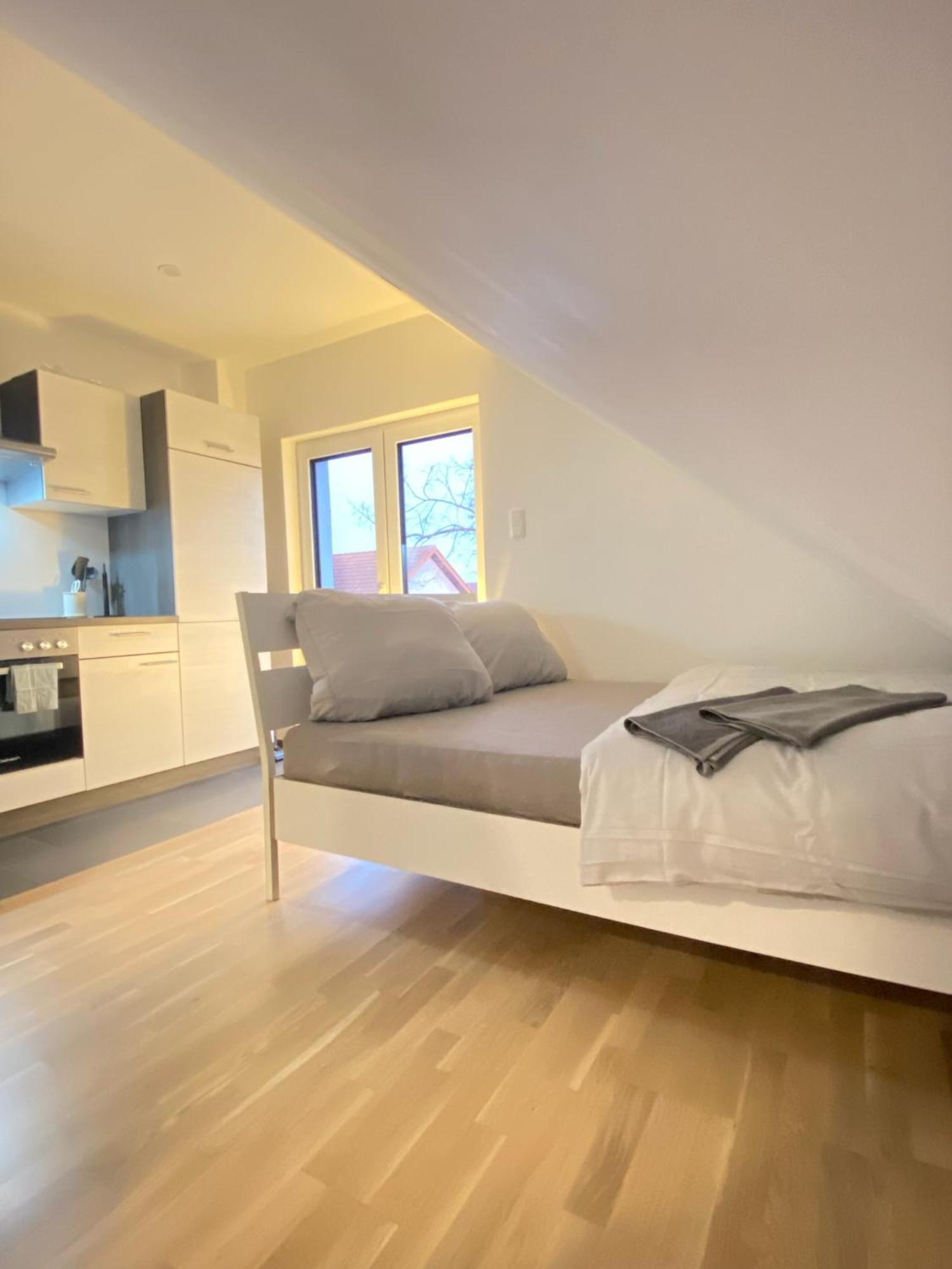Charmantes Studio-Apartment Im Herzen Von Neureut - Fussbodenheizung, Regendusche, Waschmaschine, Stellplatz Карлсруе Екстер'єр фото
