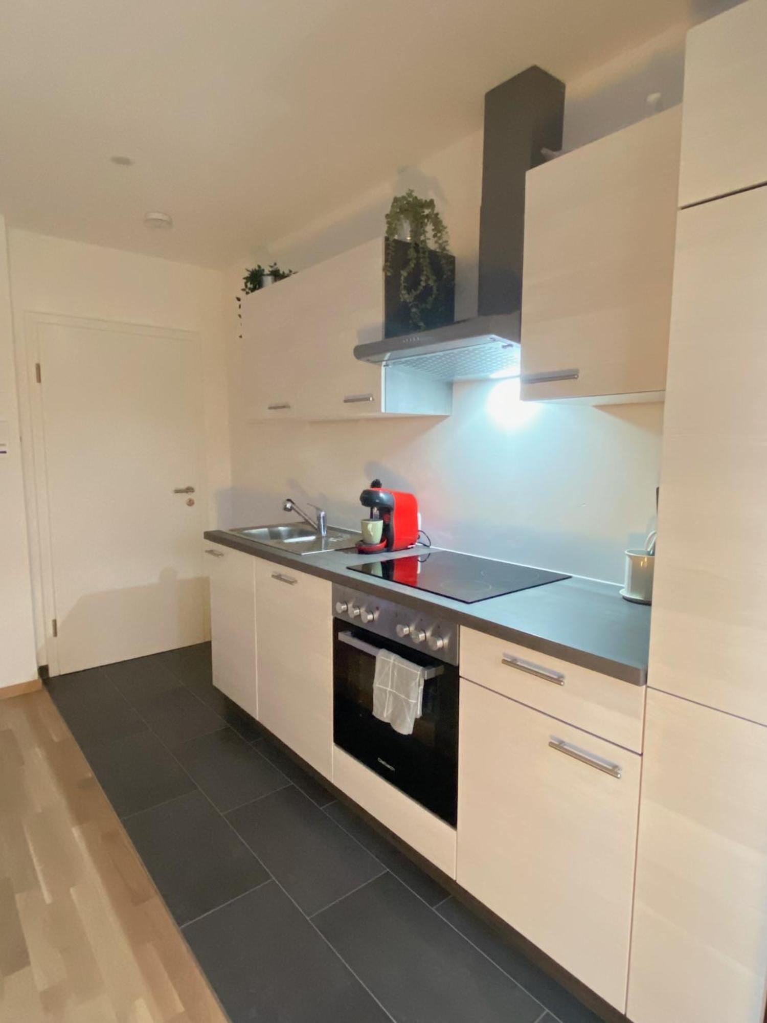 Charmantes Studio-Apartment Im Herzen Von Neureut - Fussbodenheizung, Regendusche, Waschmaschine, Stellplatz Карлсруе Екстер'єр фото